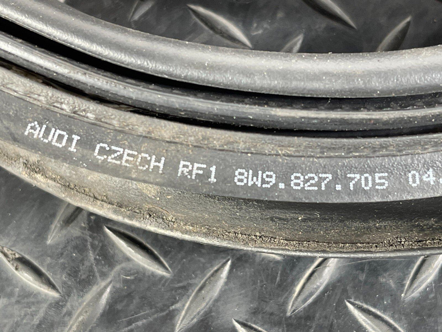 16-19 AUDI A4 B9 BOOT SEAL RUBBER SEAL 8W9827705