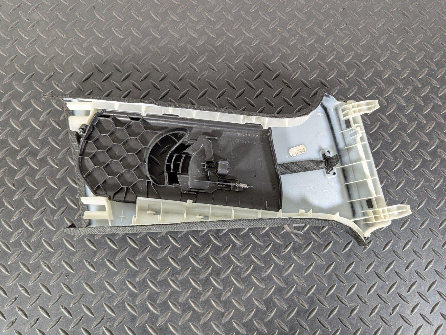 16-19 AUDI A4 B9 GENUINE LEFT N/S PASSENGER SIDE B-PILLAR TRIM COVER 8W0867243E