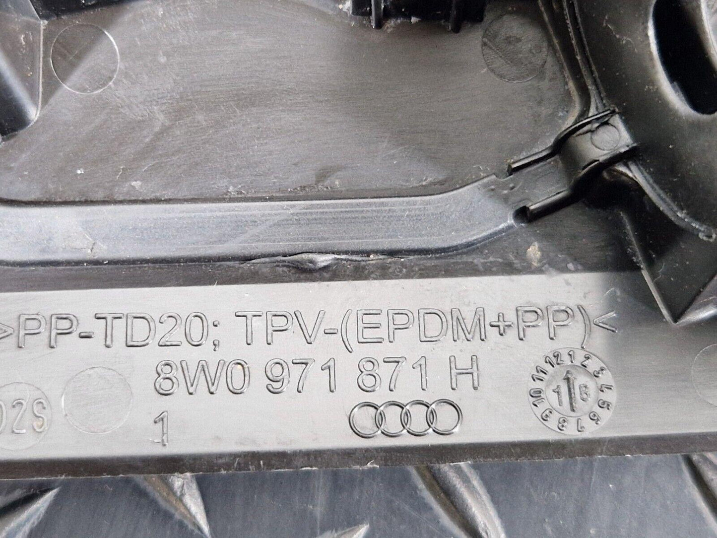 16-24 AUDI A5 F5 WIPER MOTOR COVER TRIM 8W0971871H