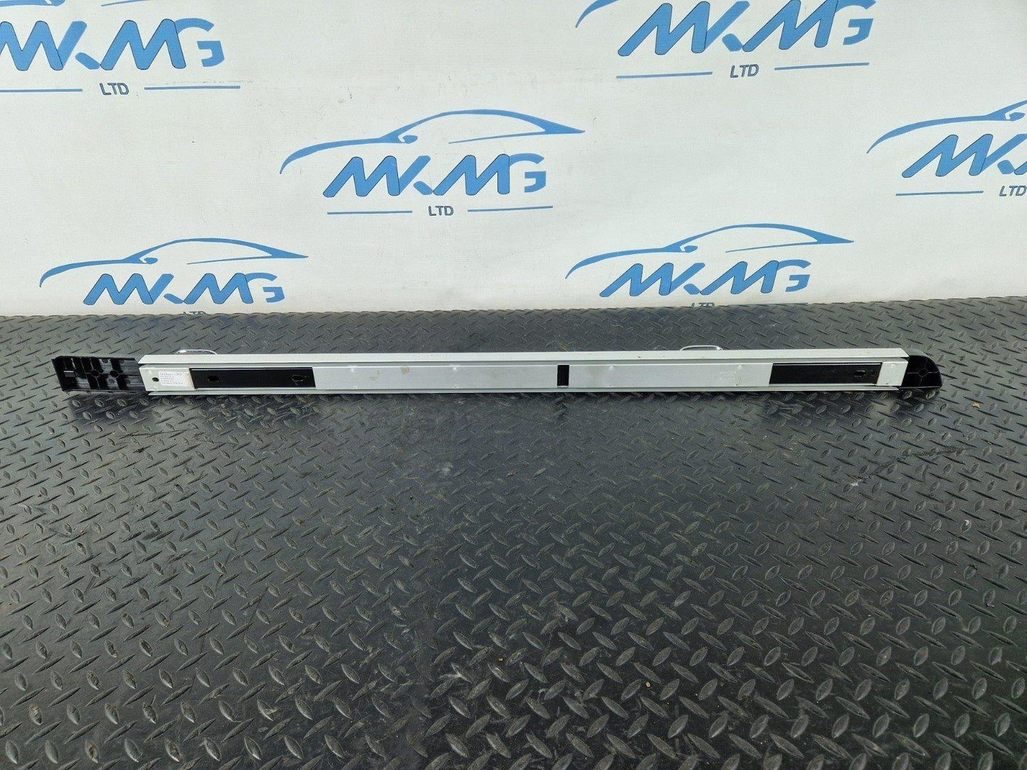 12-18 AUDI A6 C7 GENUINE LEFT N/S BOOT LUGGAGE COMPARTMENT MOUNT RAIL 4G9863555A