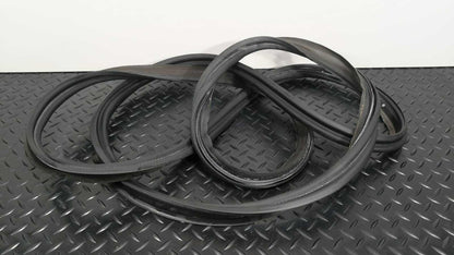 MERCEDES BENZ W246 B-CLASS B180 REAR TAILGATE RUBBER SEAL A2467400378