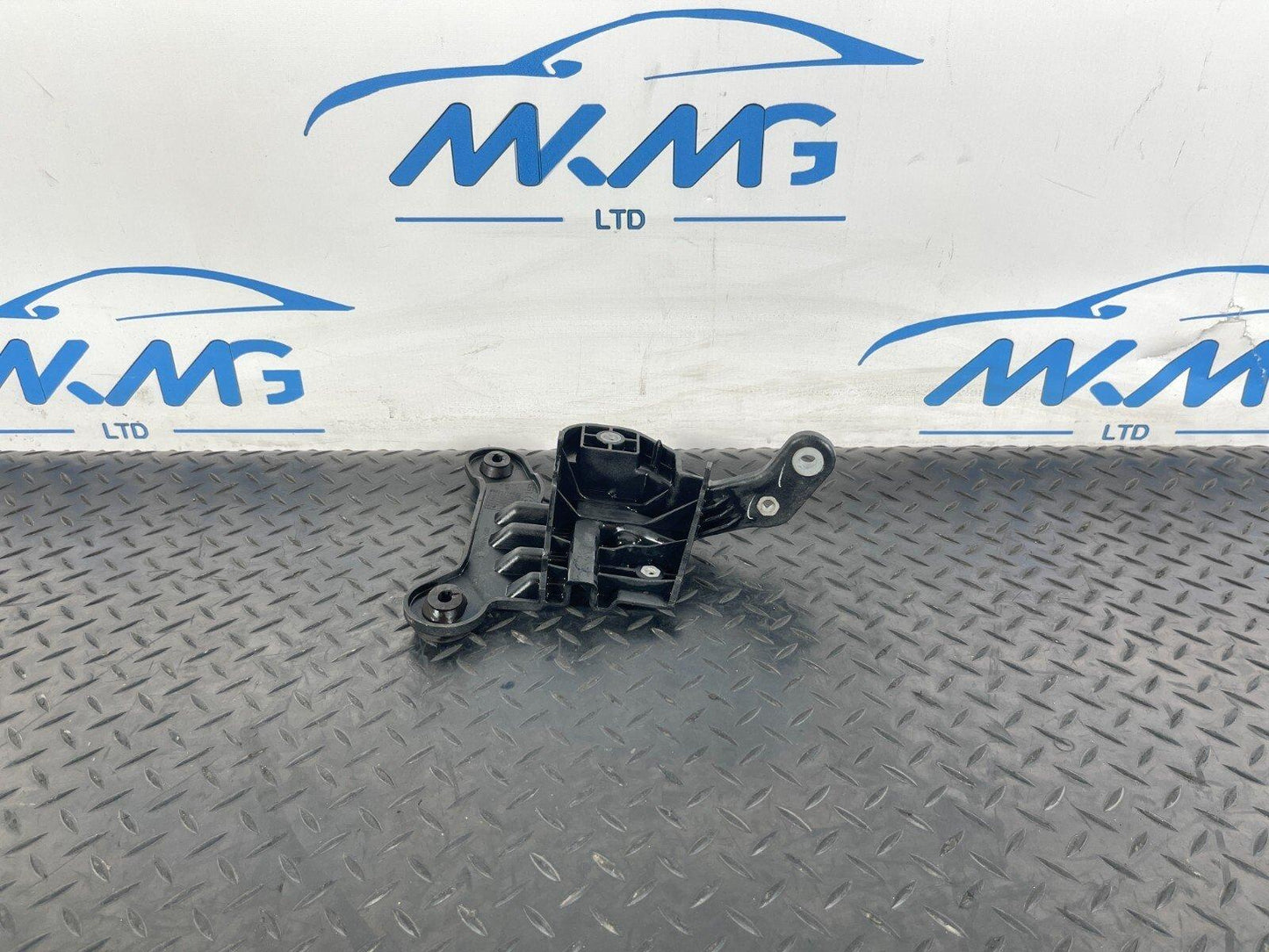 2019-ON  LAND ROVER DISCOVERY L550 AIR FILTER BOX MOUNTING BRACKET K8D2114B06A
