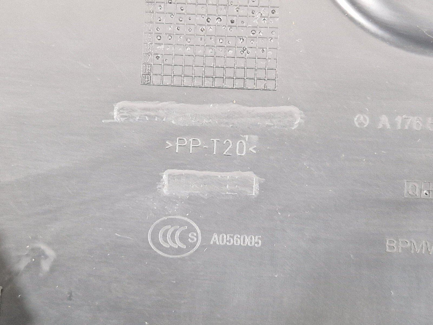 14-20 MERCEDES GLA X156 GENUINE DRIVER SIDE N/S LOWER B-PILLAR TRIM A1766920200