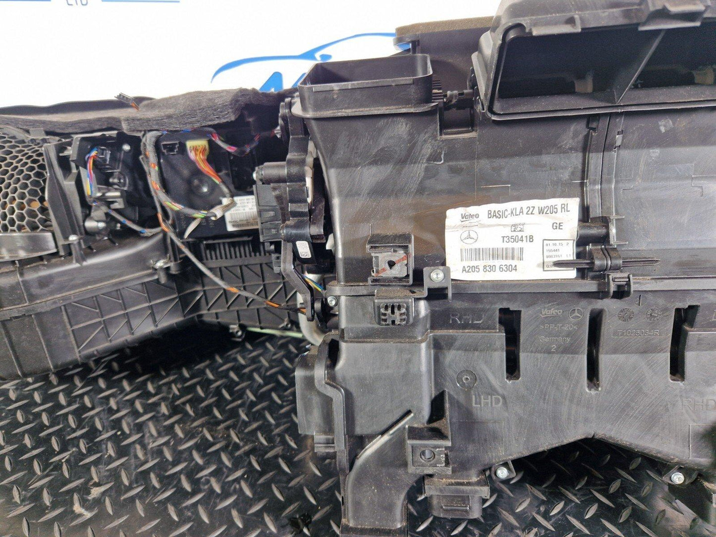 14-21 MERCEDES BENZ C300h W205 GENUINE HEATER MATRIX/RADIATOR/CORE A2058306304
