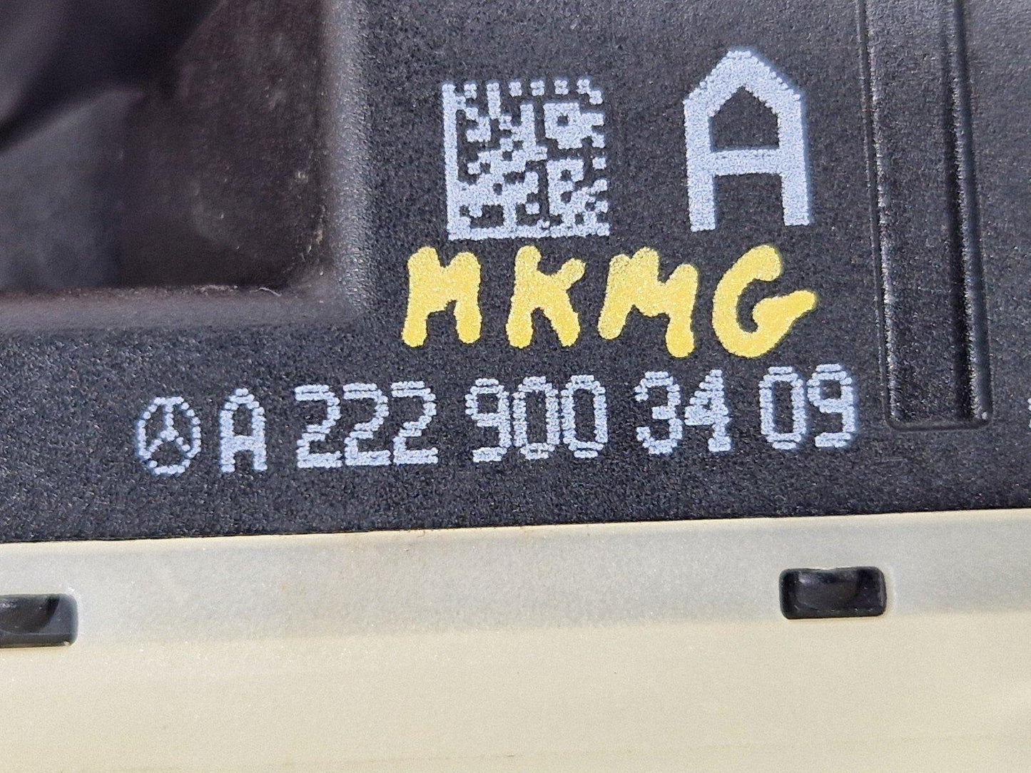 14-21 MERCEDES-BENZ C250D W205 OEM IGNITION SYSTEM START STOP SWITCH A2229003409