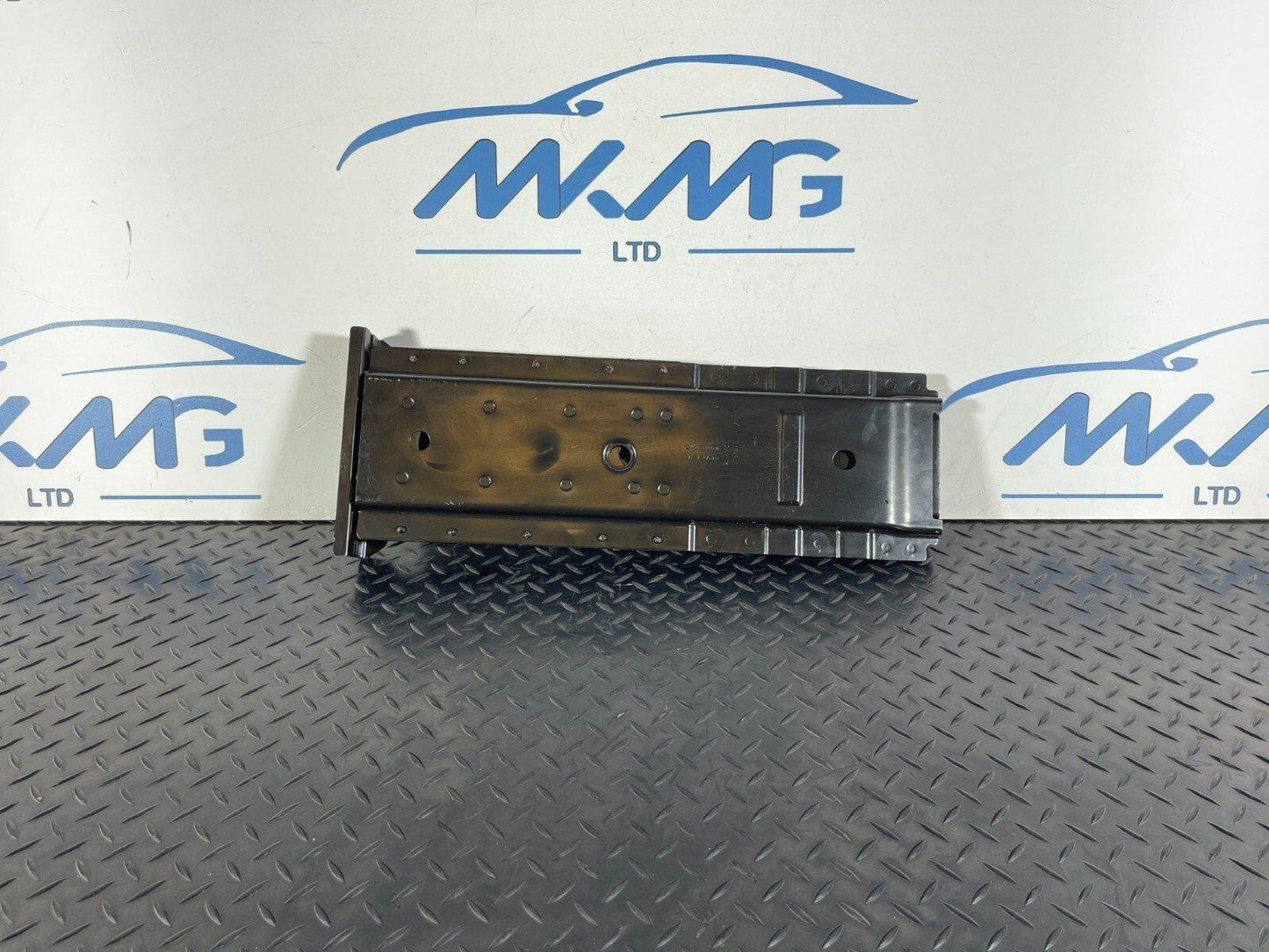 14-21 MERCEDES BENZ C350e W205 GENUINE SUPPORT PROTECTION BRACKET A2056100534