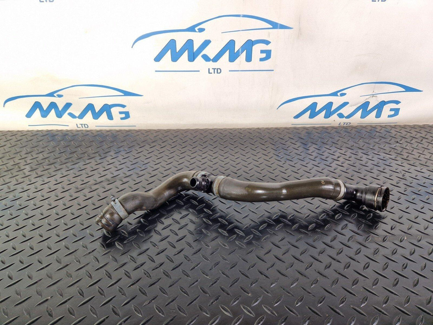 16-19 AUDI A4 B9 GENUINE WATER COOLANT PIPE 8W0121140 8W0122293