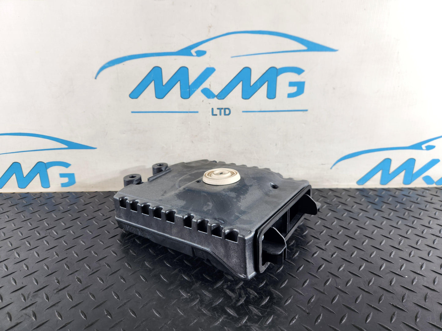 BMW 118i F40 Hatchback Harman Kardon Right Driver Side Subwoofer Speaker 2622666