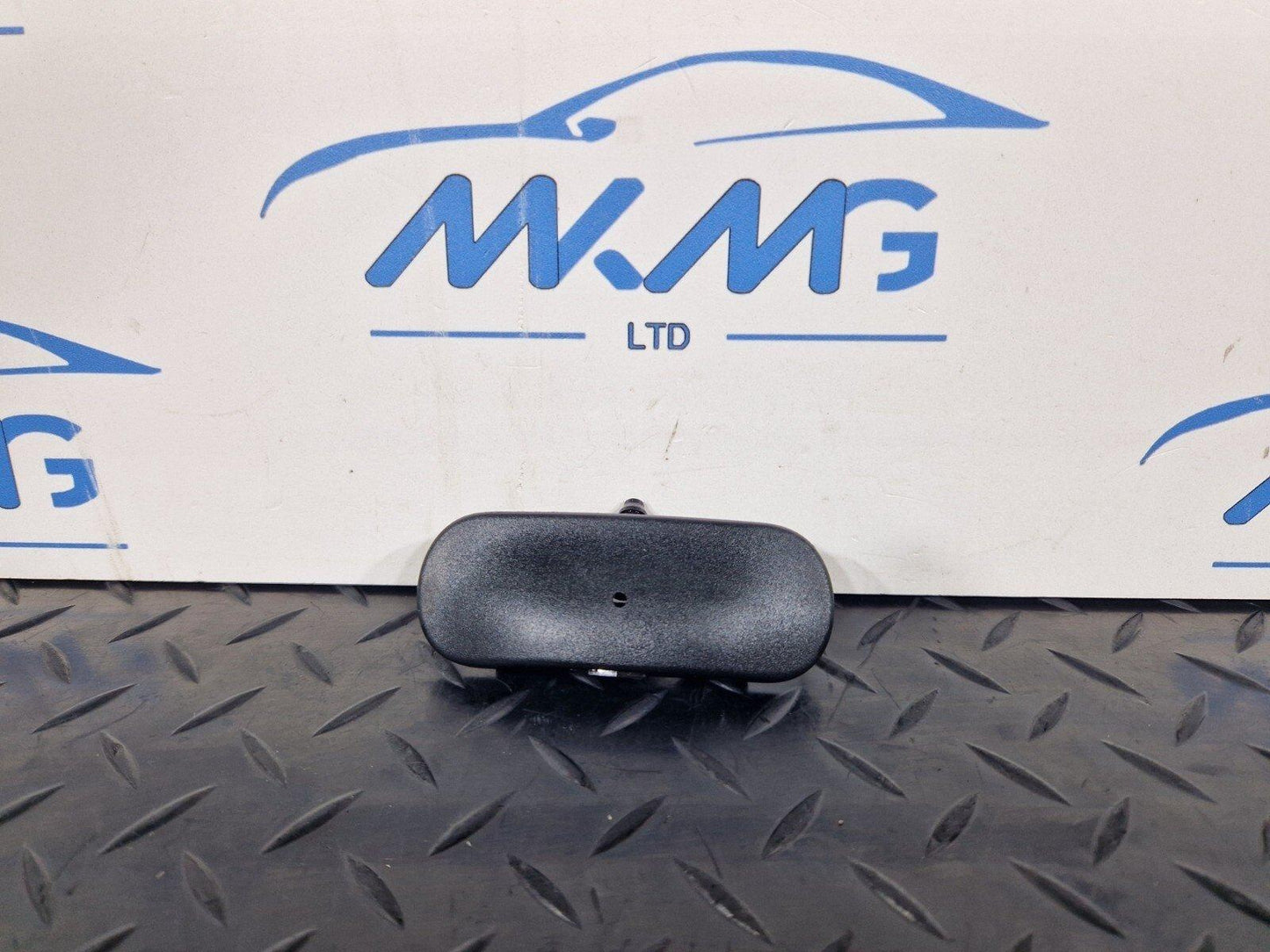 16-23 AUDI A5 F5 SPORTBACK WINDSHIELD RIGHT WASHER JET SPRAYER SPRAY 8W6955988A
