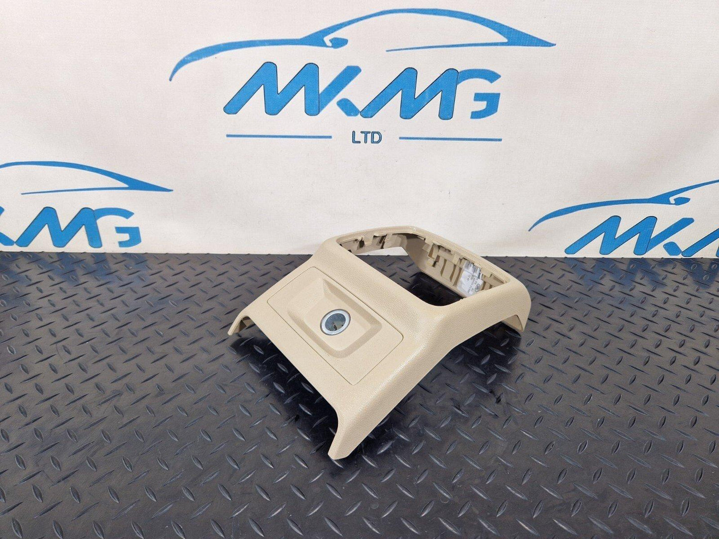 16-24 AUDI A5 F5 COUPE GENUINE CENTRE CONSOLE REAR V12 SOCKET & TRIM 8W0863324