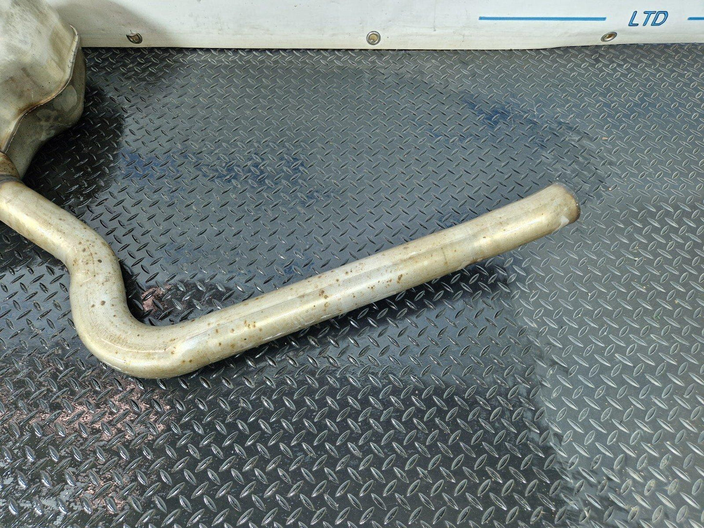 16-19 AUDI A4 B9 S-LINE GENUINE REAR EXHAUST BOX 8W0253611A