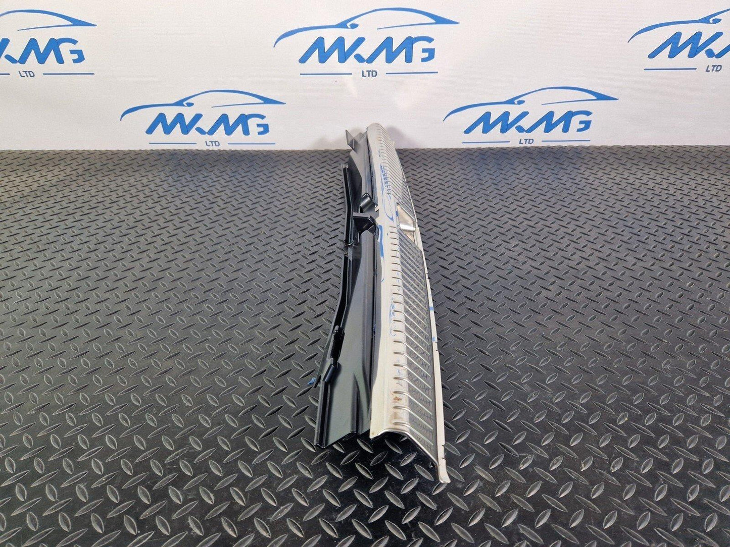 14-21 MERCEDES BENZ C200d W205 TAILGATE BOOT LID TRIM COVER A2056902501