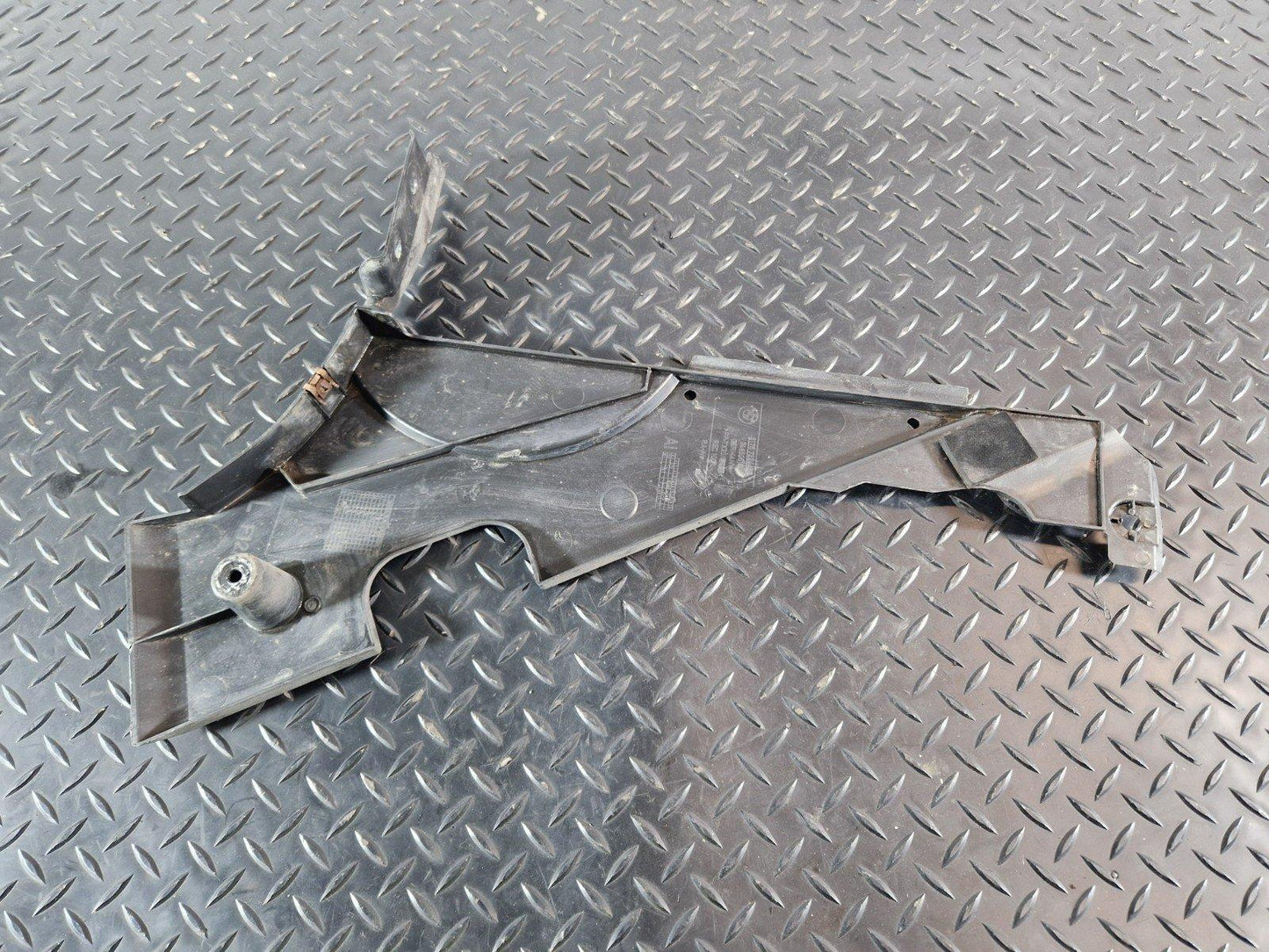 11-18 BMW 6 SERIES F13 FUEL TANK UNDERBODY COVER LEFT SIDE 7224467