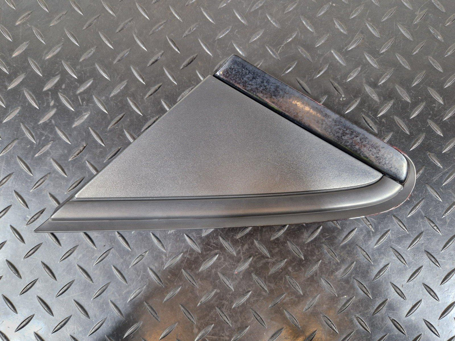 11-19 MERCEDES BENZ ML W166 EXTERIOR WING TRIM LEFT PASSENGER SIDE A2466901987