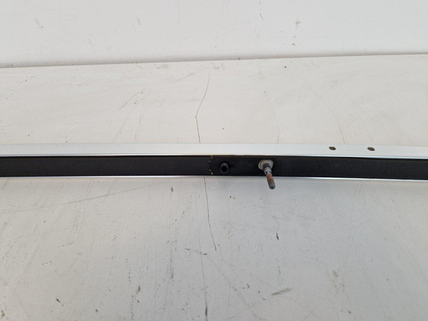 16-19 AUDI A4 B9 AVANT GENUINE ROOF RAIL ESTATE PASSENGER SIDE 8W8860021