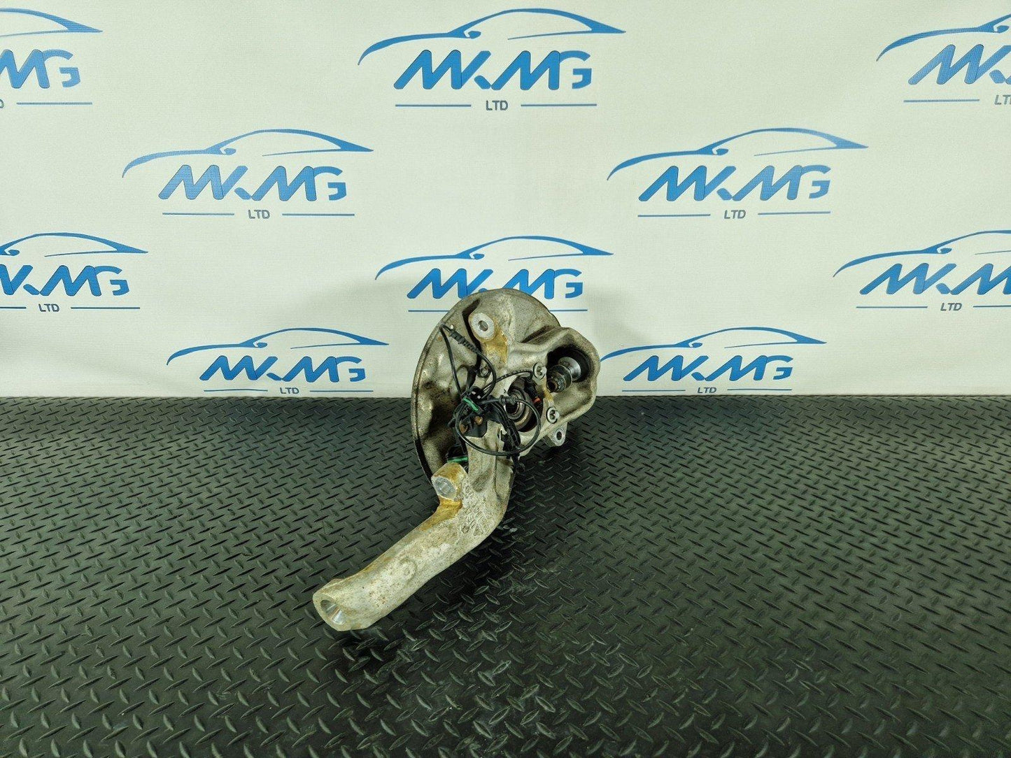 11-19 MERCEDES BENZ ML W166 FRONT LEFT N/S WHEEL HUB & BEARING A1663300920