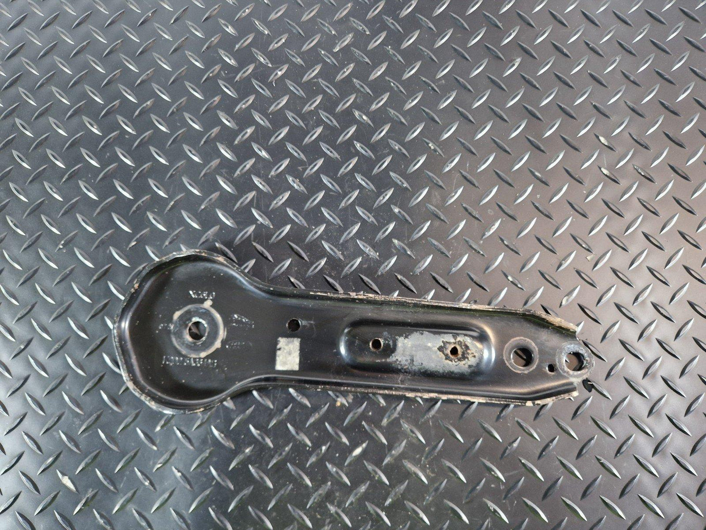 19-ON RANGE ROVER EVOQUE L551 REAR SUSPENSION MOUNT BRACKET K8D25A364AB