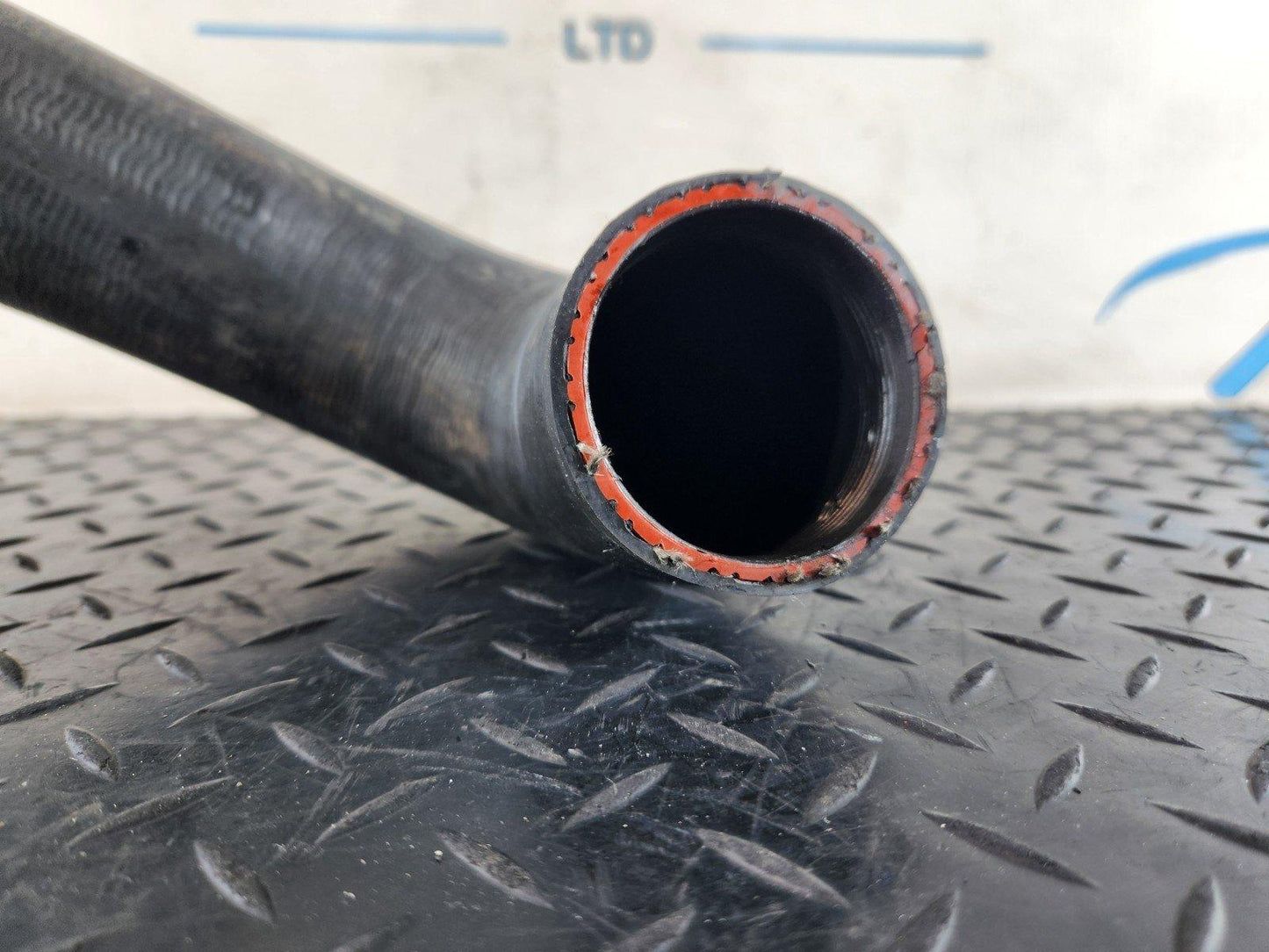 10-18 VW TOUAREG 7P 3.0 DIESEL INTERCOOLER PIPE HOSE