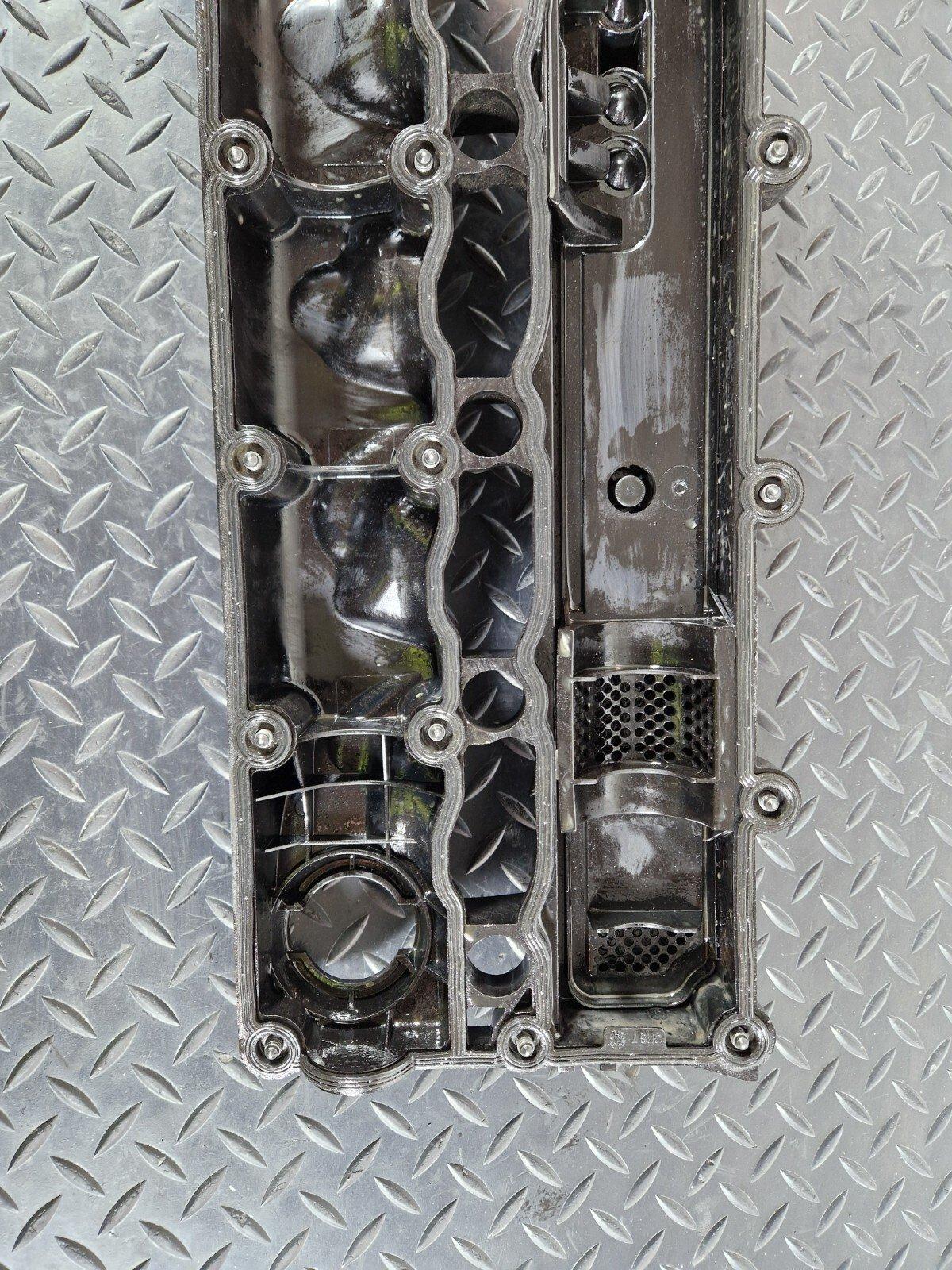 18-ON MERCEDES BENZ SPRINTER W907 ENGINE ROCKER VALVE COVER A6510108918