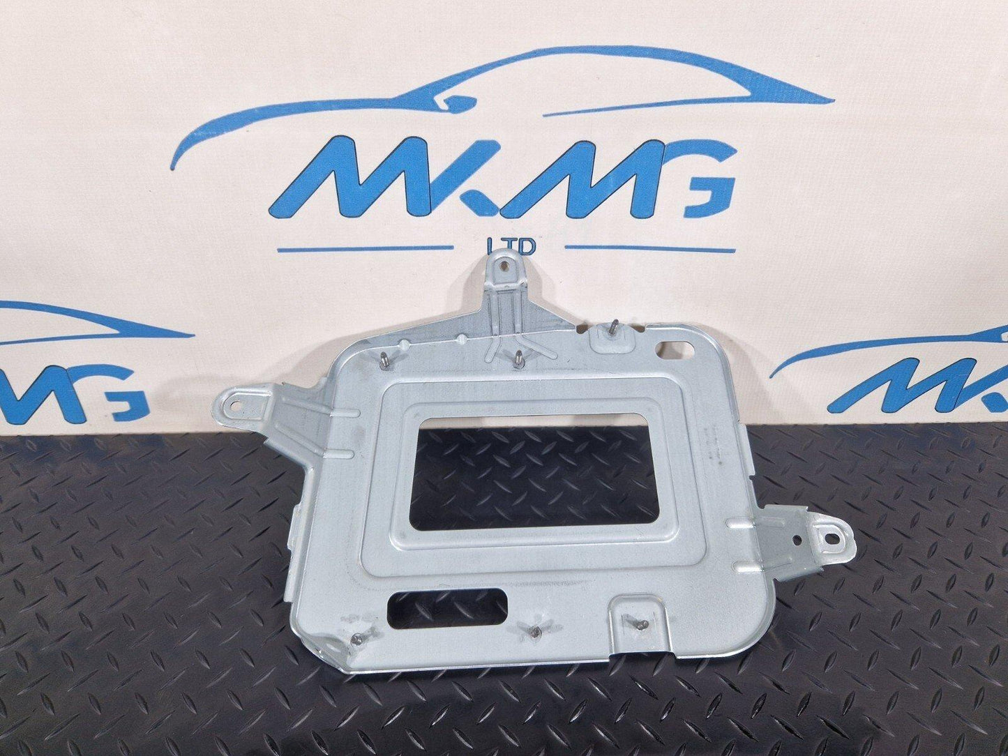 19-ON MERCEDES B CLASS W247 CONTROL MODULE UNIT BRACKET HOLDER A2475455700