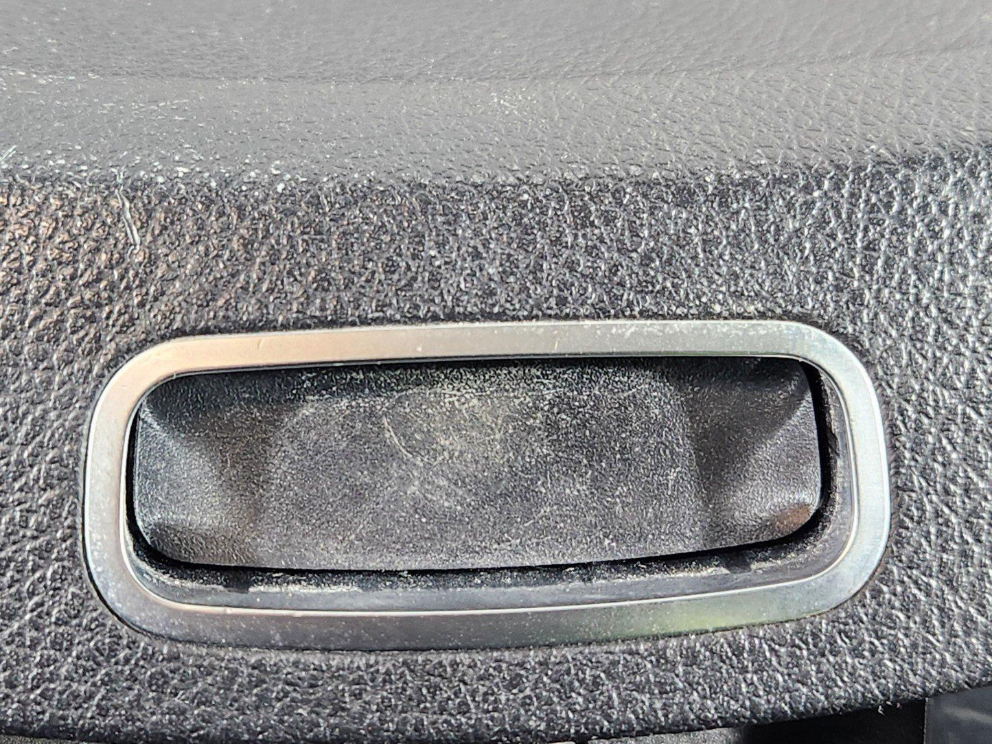 19-ON MERCEDES BENZ B CLASS W247 GENUINE CENTER CONSOLE TRIM A2476802601