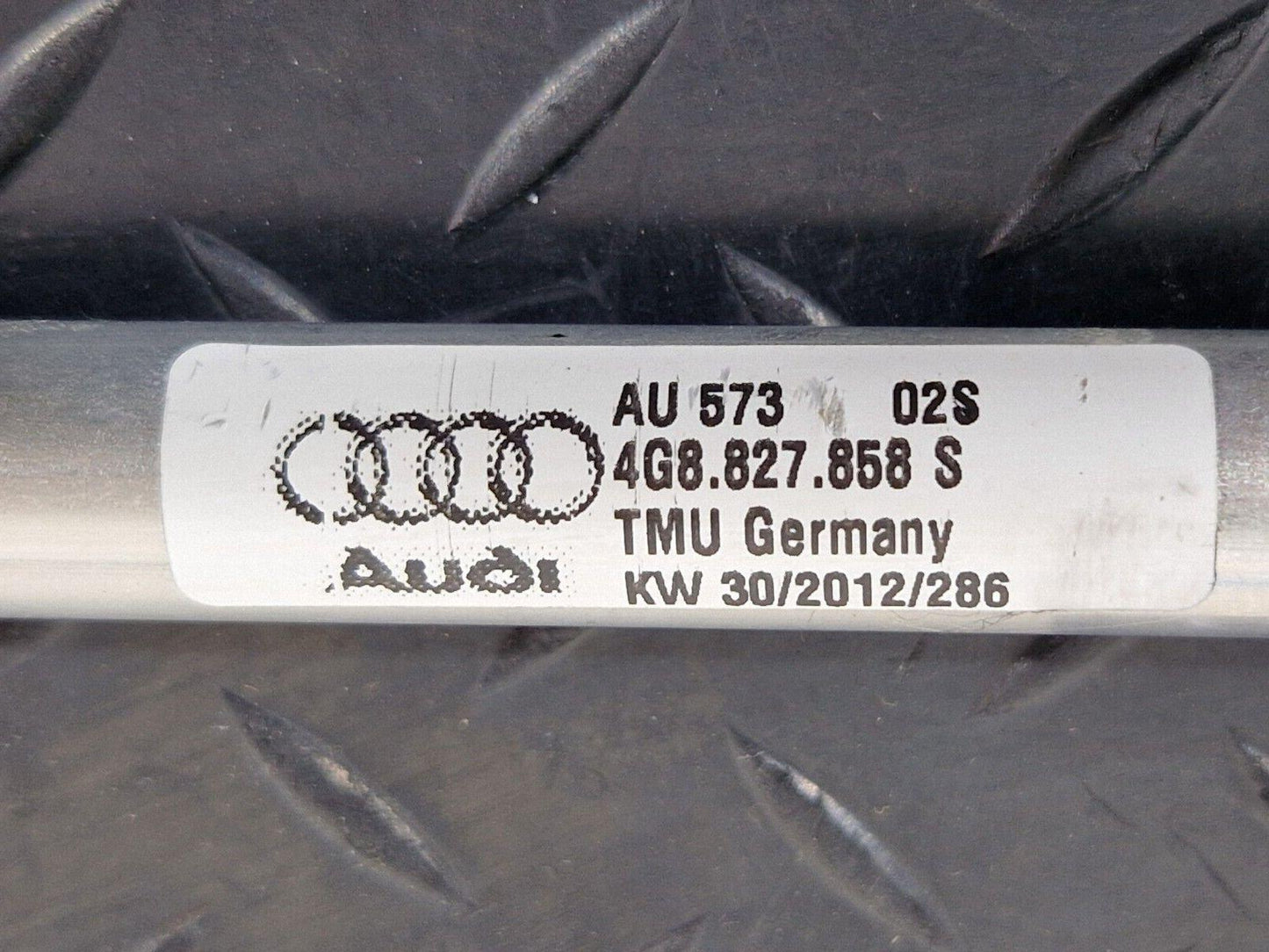 10-18 AUDI A7 4G S-LINE REAR BOOT TAILGATE GAS STRUT 4G8827858S