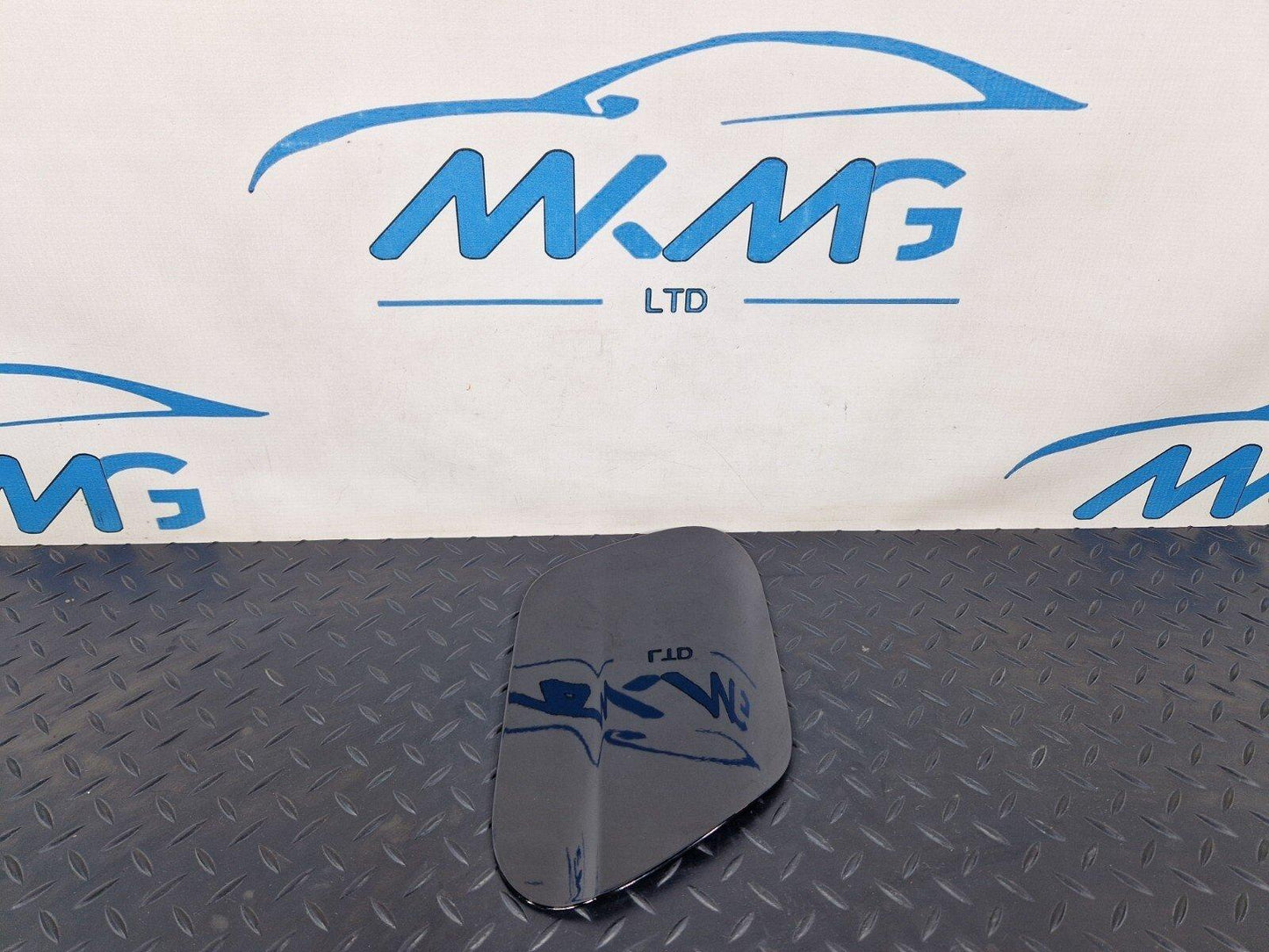 20-24 BMW 1 SERIES F40 FUEL TANK FILLER FLAP COVER IN JET BLACK 7454413