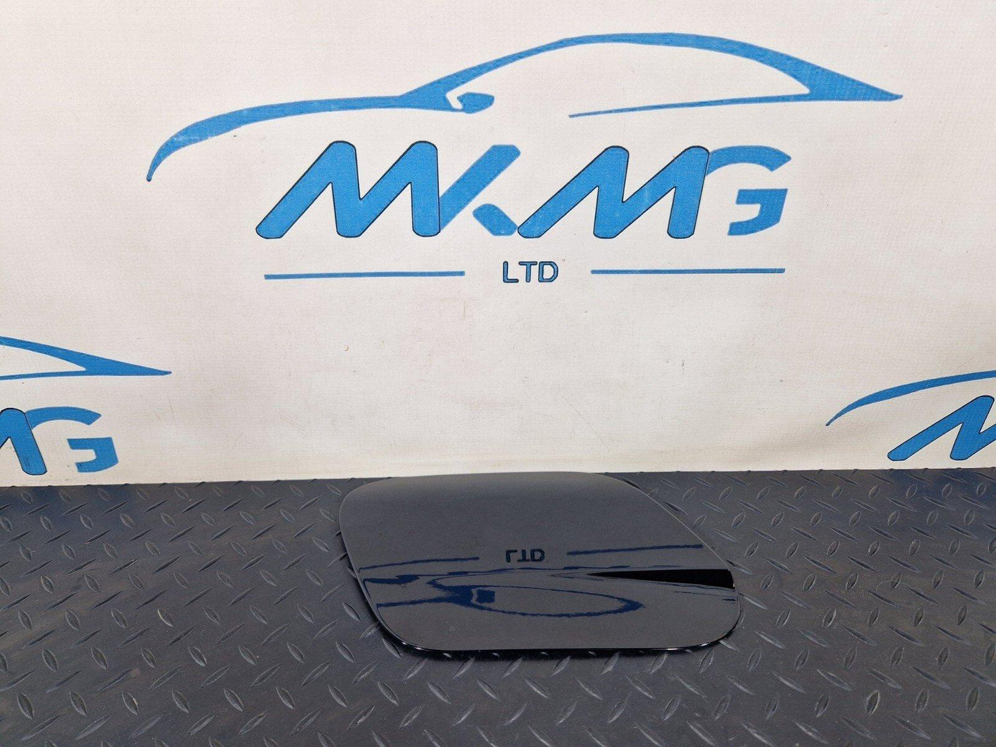 20-24 BMW 1 SERIES F40 FUEL TANK FILLER FLAP COVER IN JET BLACK 7454413