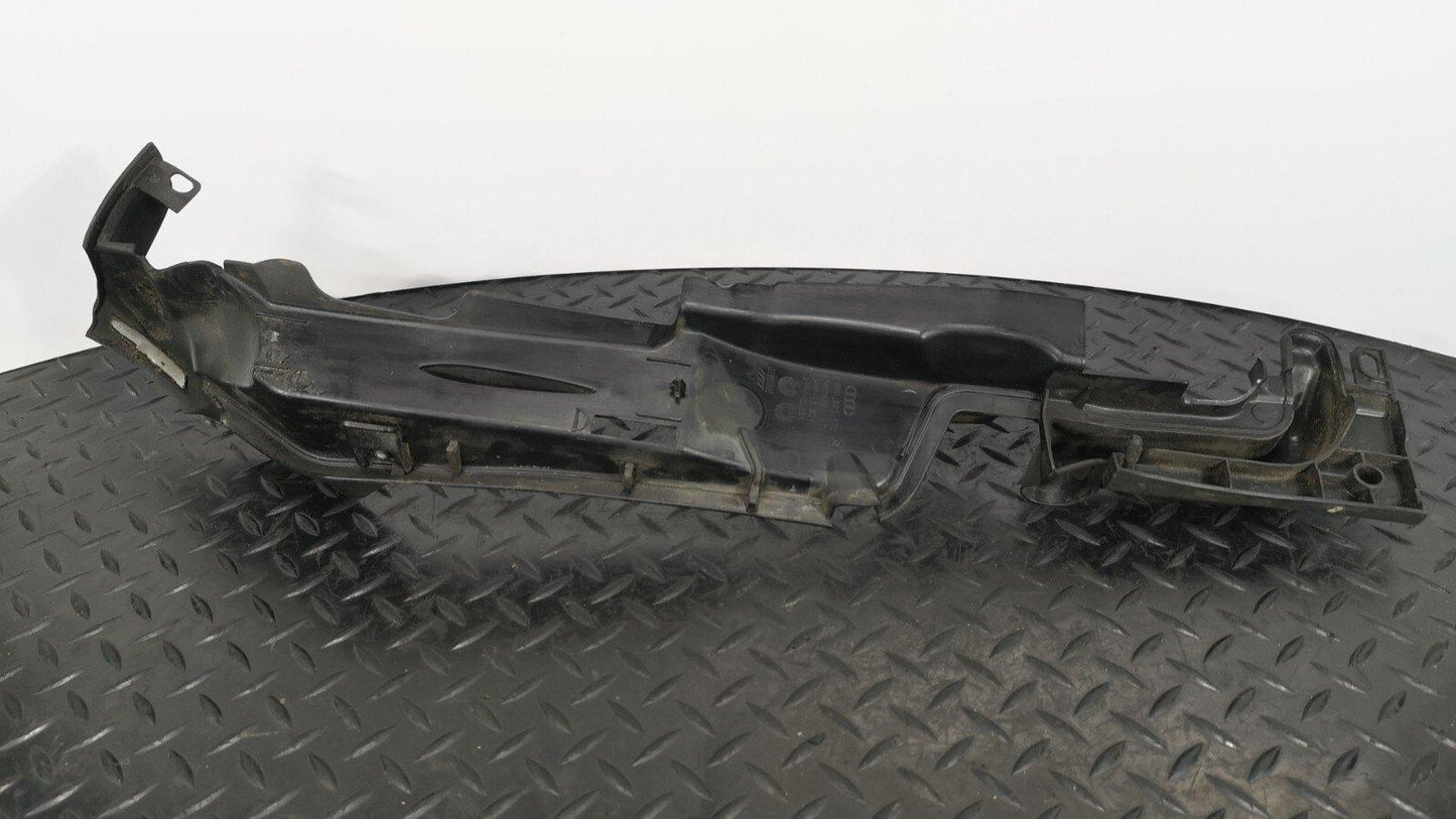 16-19 AUDI A4 B9 S-LINE GENUINE RIGHT DRIVER SIDE WING RUBBER SEAL 8W0821170