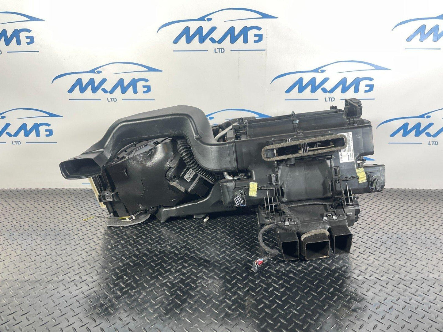 16-23 AUDI A5 F5 SPORTBACK S-LINE GENUINE FRONT DASH HEATER MATRIX 8W2820005AG