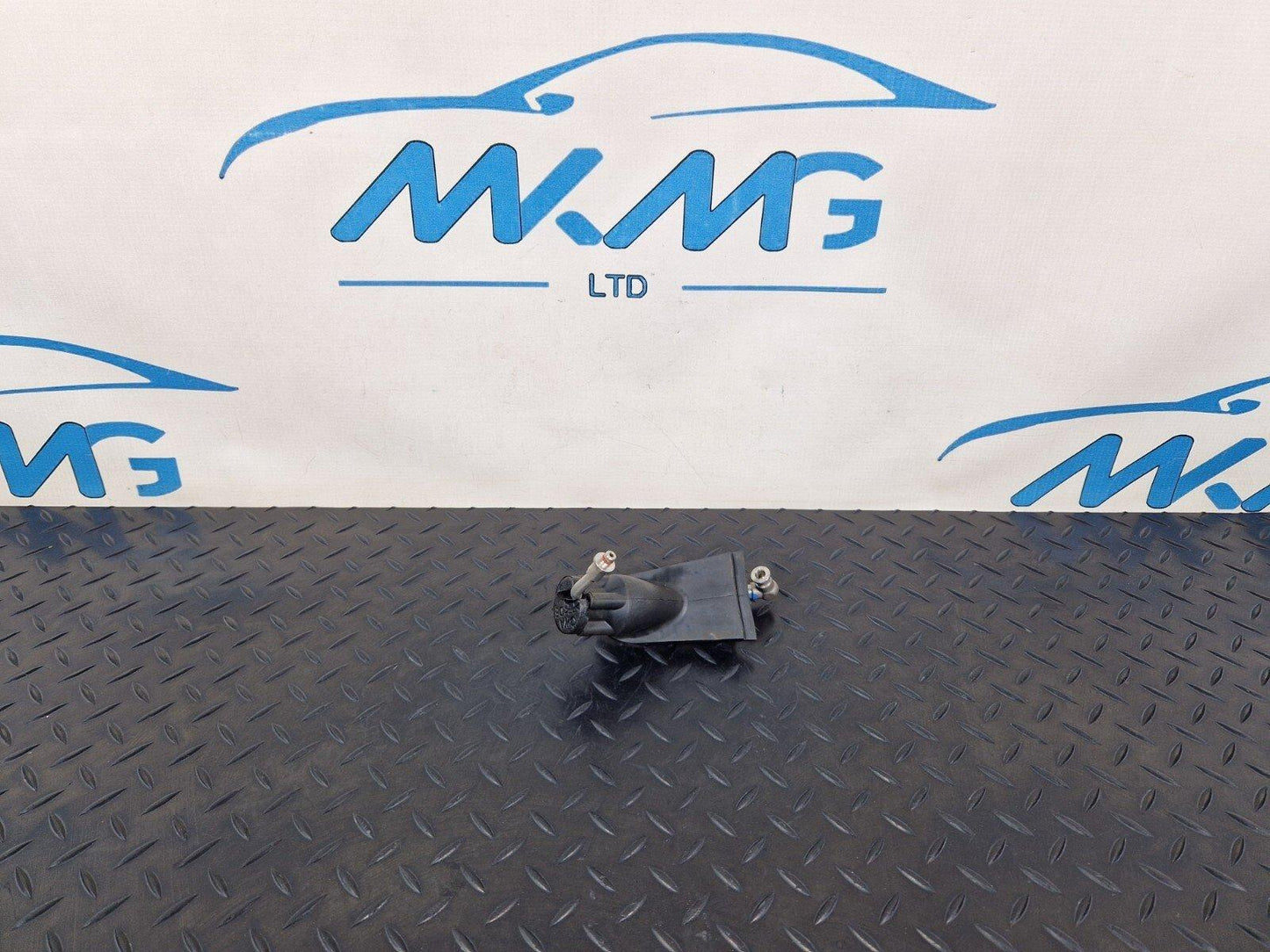 14-21 MERCEDES BENZ C200 W205  AIBAG PRESSURE PIPE HOSE A2058303705
