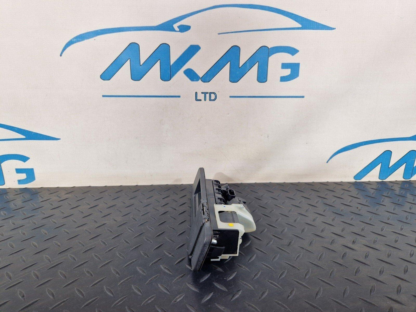 18-ON MERCEDES BENZ A CLASS W177 TAILGATE BOOT LID OPENING HANDLE A0997500700