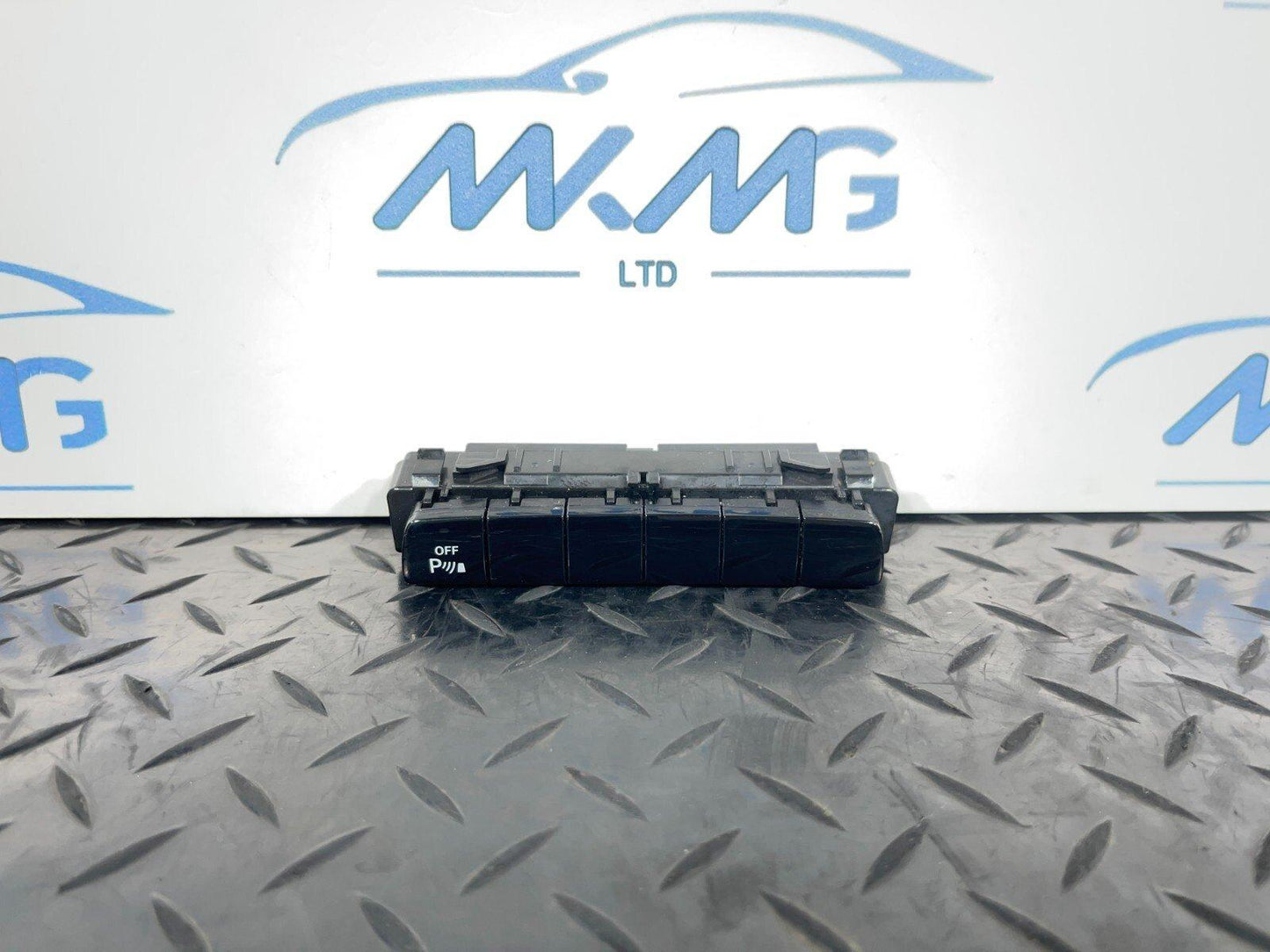 Mercedes W205 W447 Center Console PDC Parking Distance Switch A2059053500