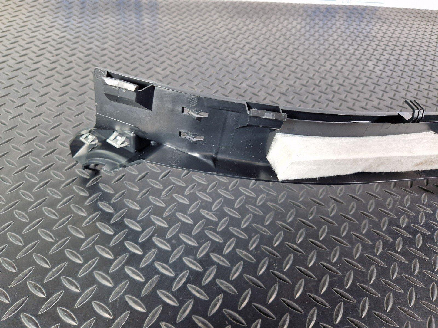 14-21 MERCEDES BENZ C220d W205 OEM REAR PASSENGER SIDE A2056903505