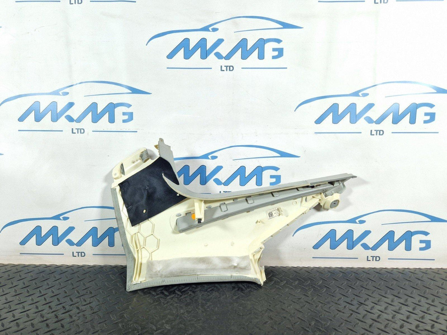 12-18 AUDI A6 C7 GENUINE LEFT UPPER D PILLAR TRIM 4G9867245B