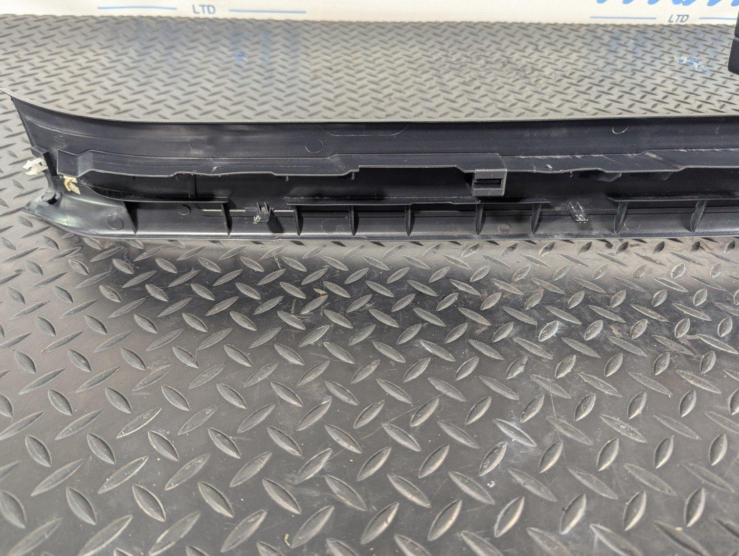 11-19 MERCEDES BENZ ML W166 CLASS RIGHT FRONT SILL TRIM COVER A1666801835
