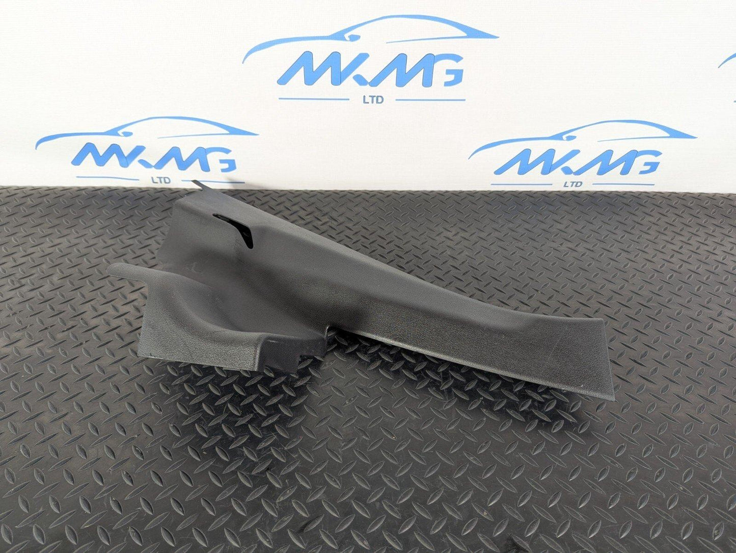 10-15 AUDI Q7 4L GENUINE OSR DRIVERS SIDE REAR C PILLAR COVER 4L0867768A