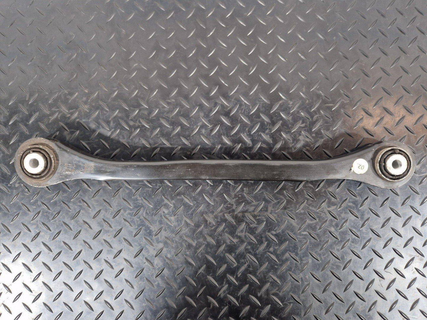 16-19 AUDI A4 B9 AVANT GENUINE REAR LEFT OR RIGHT SIDE CONTROL ARM 8W0501531D