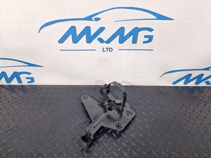 12-18 AUDI A6 C7 PASSENGER LEFT FRONT COOLANT PUMP BRACKET MOUNT 4G0145879N