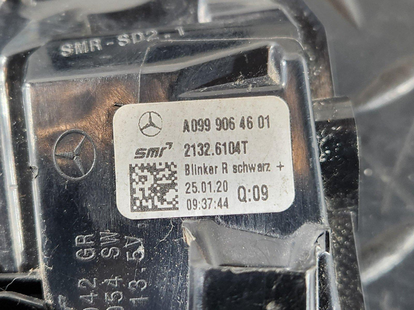 MERCEDES BENZ B CLASS W247 RIGHT O/S WING MIRROR TURN SIGNAL LIGHT A0999064601