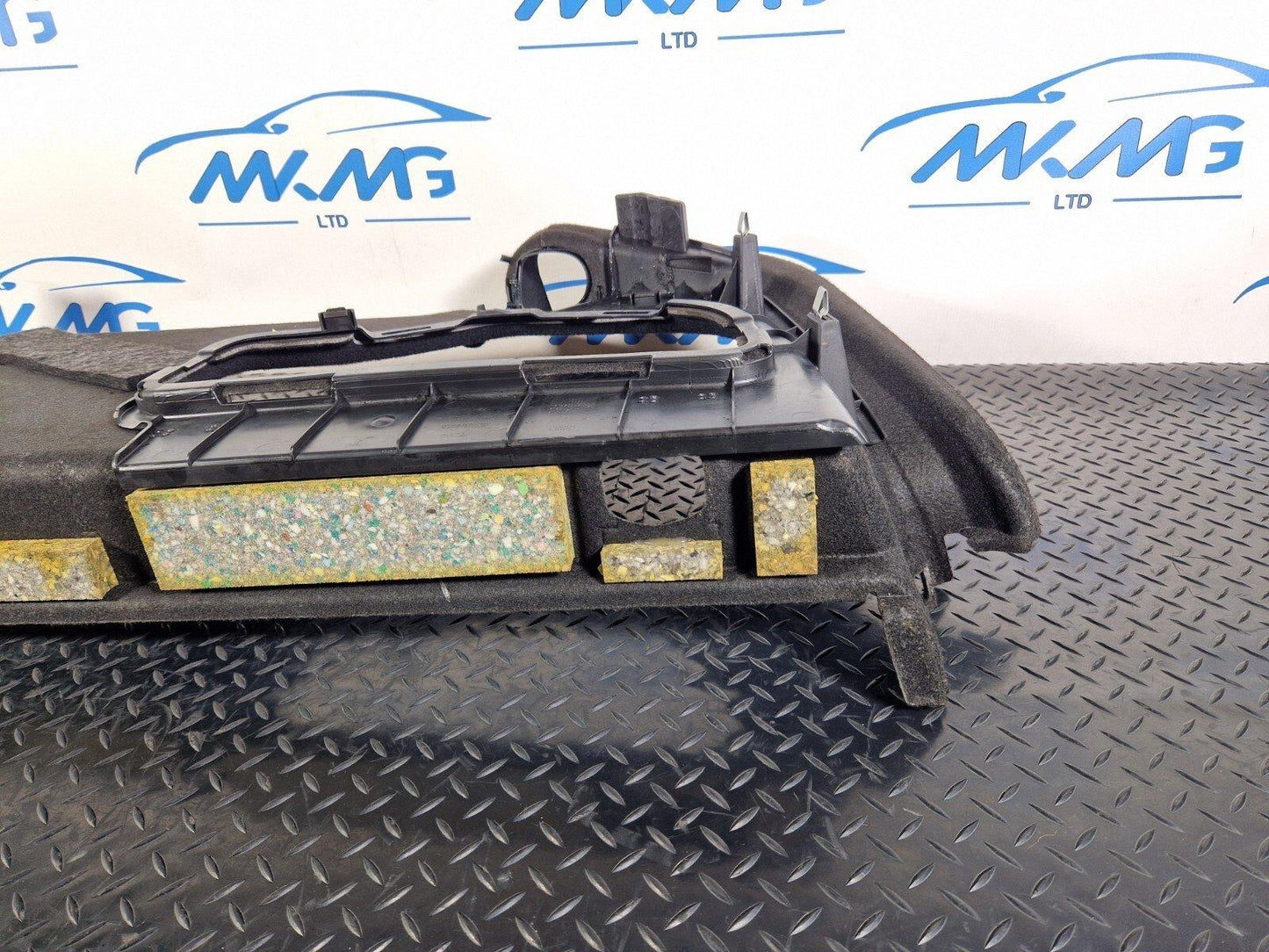 12-18 AUDI A6 C7 REAR LEFT SIDE BOOT PANEL COVER 4G5863887D