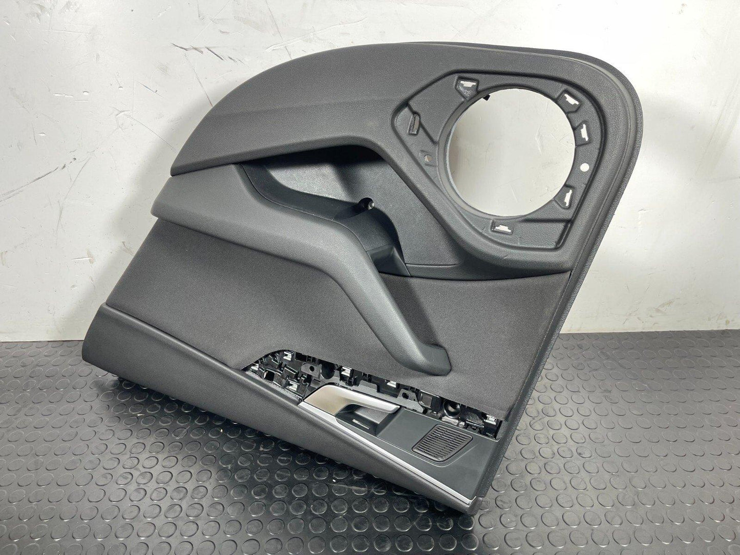 16-19 AUDI A4 B9 ESTATE GENUINE REAR RIGHT DRIVER SIDE DOOR PANEL IN BLACK