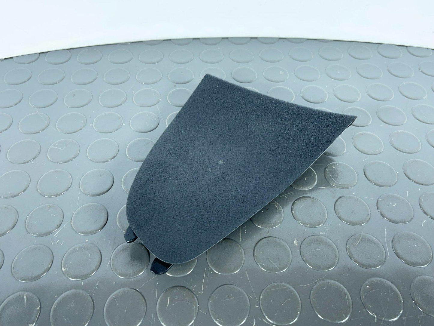 16-19 AUDI A4 B9 ESTATE GENUINE REAR RIGHT BOOTLID COVER TRIM 8W9867658