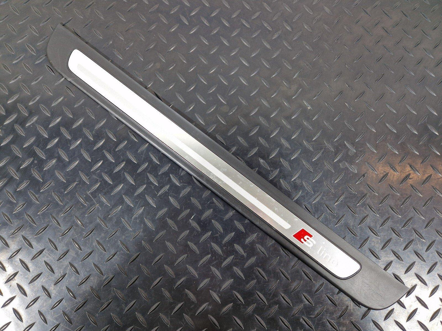 10-18 AUDI A7 4G S-LINE DOOR SILL COVER TRIM FRONT LEFT PASSENGER SIDE 4G8853373