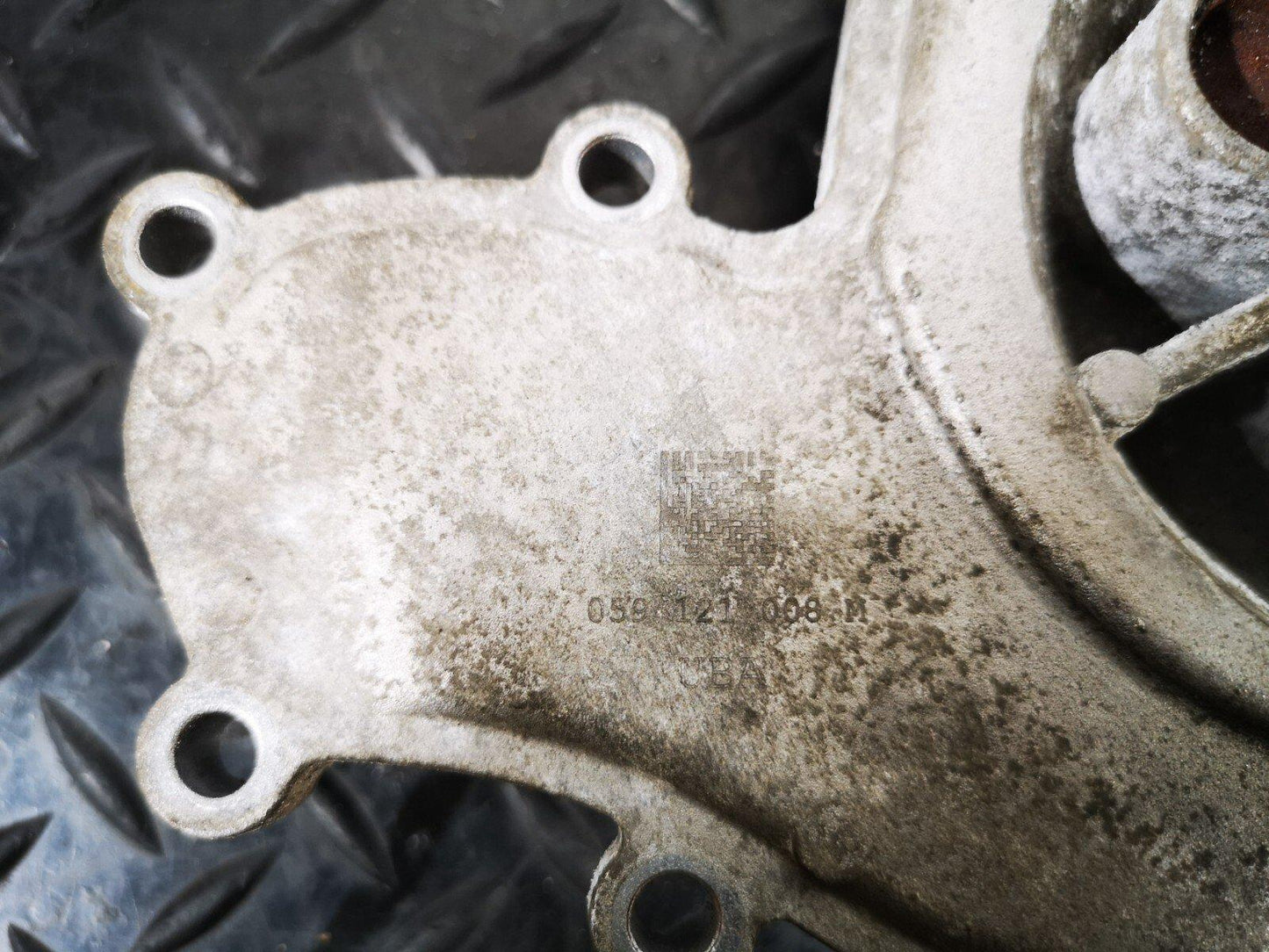 16-19 AUDI A4 B9 GENUINE V6 3.0TDI CSW ENGINE COOLING WATER PUMP  059121008M