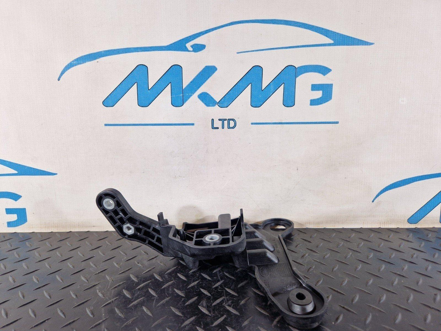 19-ON RANGE ROVER EVOQUE L551 AIR FILTER BOX MOUNTING BRACKET K8D2114B06A
