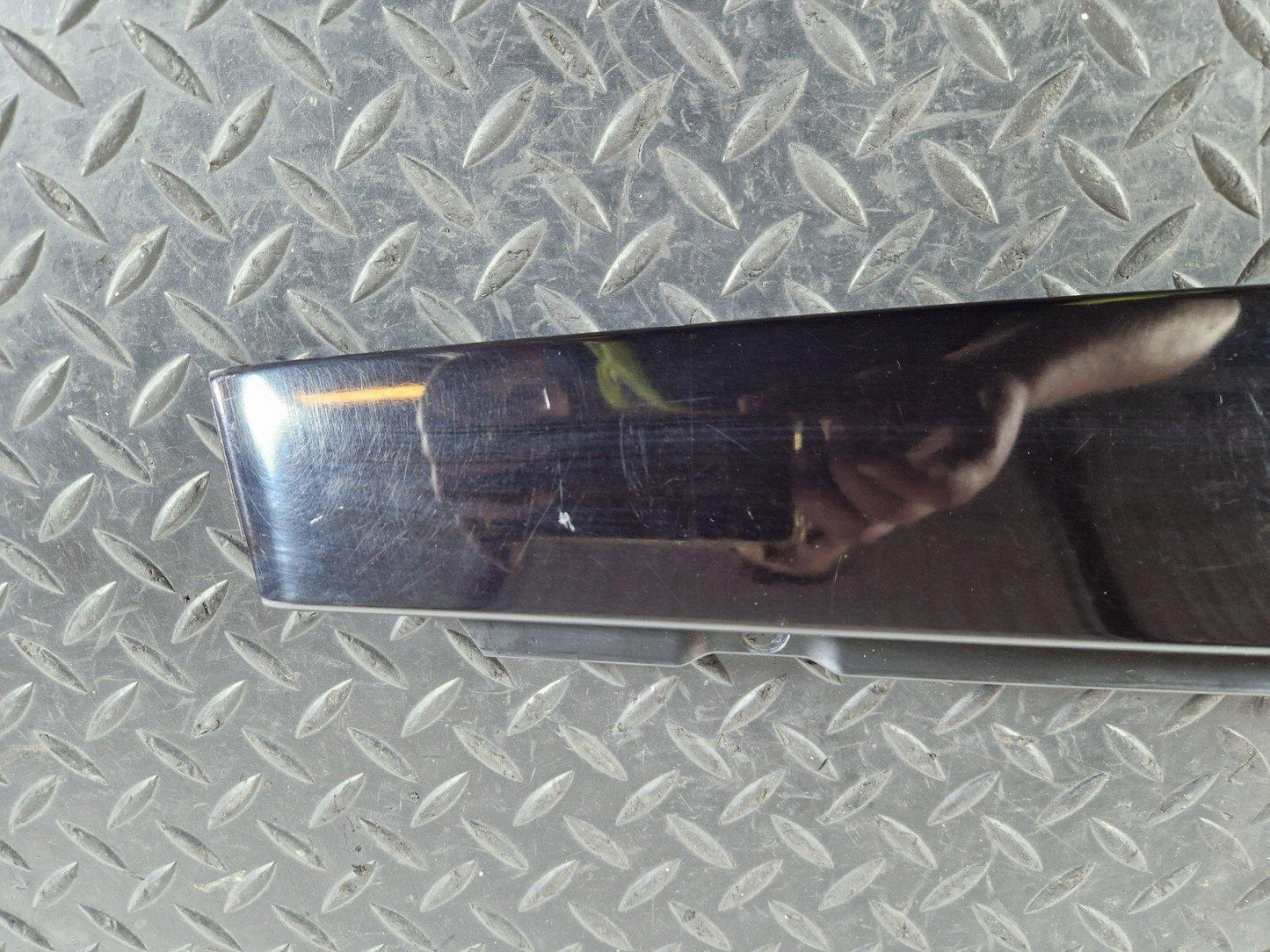 10-17 AUDI A8 4H PASSENGER SIDE FRONT DOOR EXTERIOR TRIM COVER 4H0837901