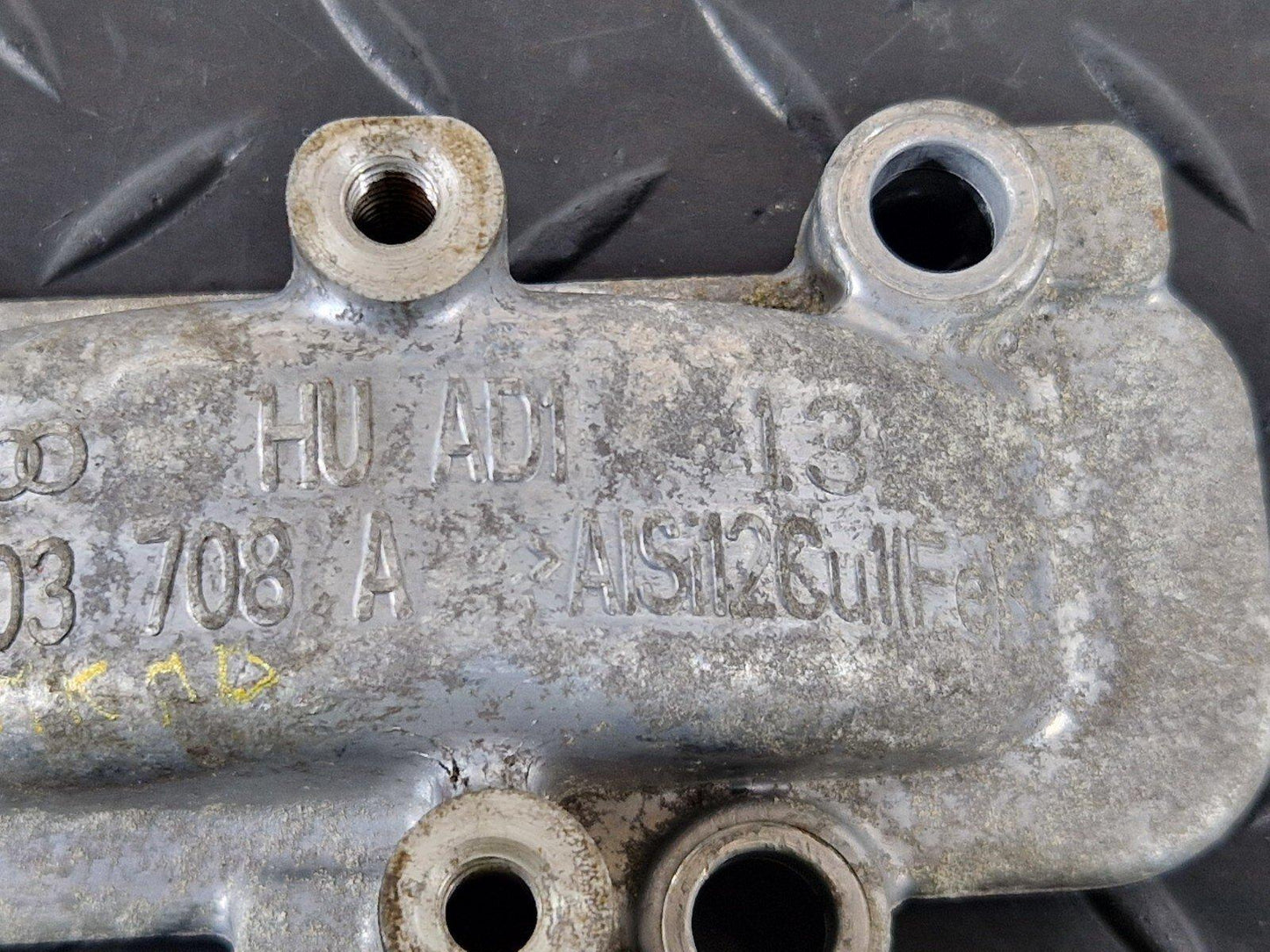 15-18 AUDI A7 4G GENUINE V6 3.0TDI CRT CYLINDER HEAD END PLATE 059103708A