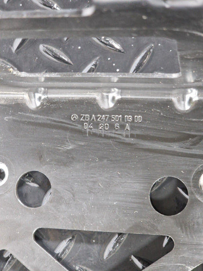 19-ON MERCEDES BENZ CLA C118 GENUINE HEATER MATRIX BRACKET HOLDER A2475010300