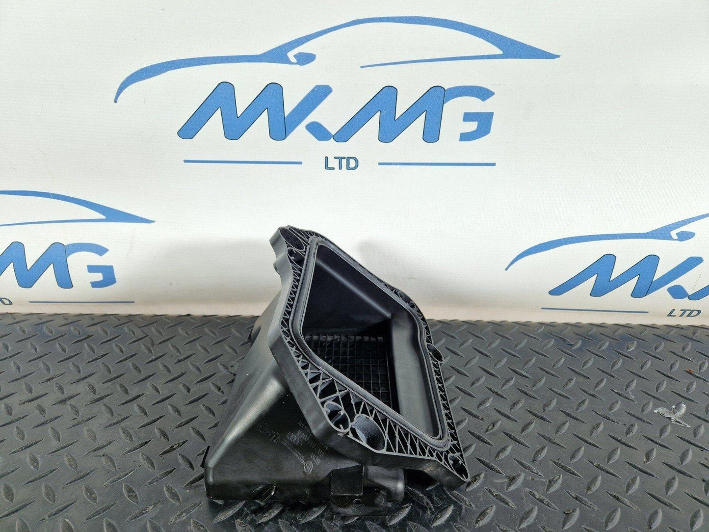 16-24 AUDI A5 F5 COUPE GENUINE FRONT AIR INTAKE DUCT VENT 8W2819904A